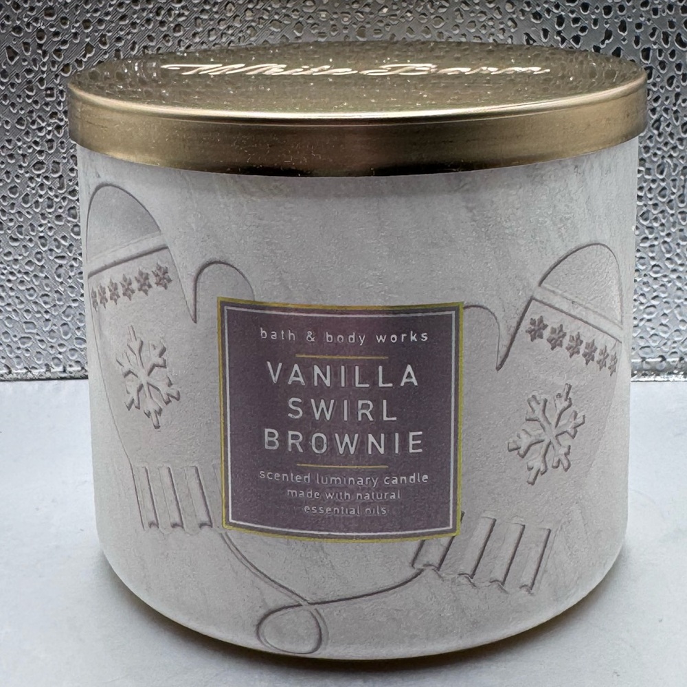 Bath & Body Works Vanilla Swirl Brownie 3 Wick Candle